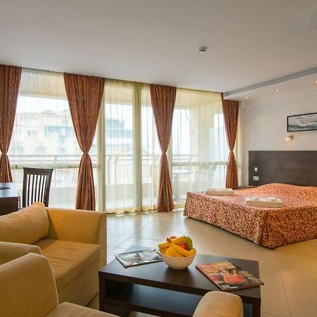 Spacious Studio With Balcony & Pool By The Marina Balchik Exterior foto