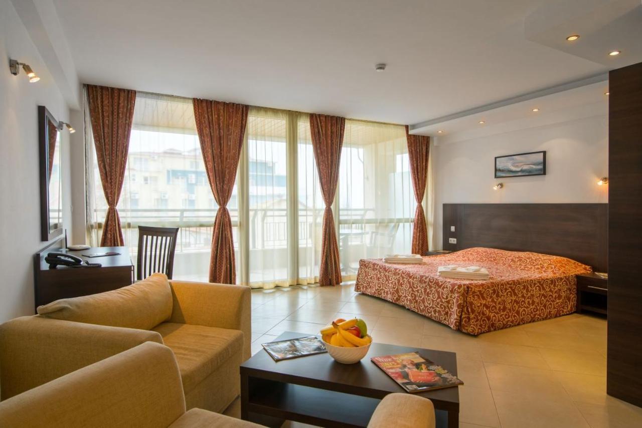 Spacious Studio With Balcony & Pool By The Marina Balchik Exterior foto