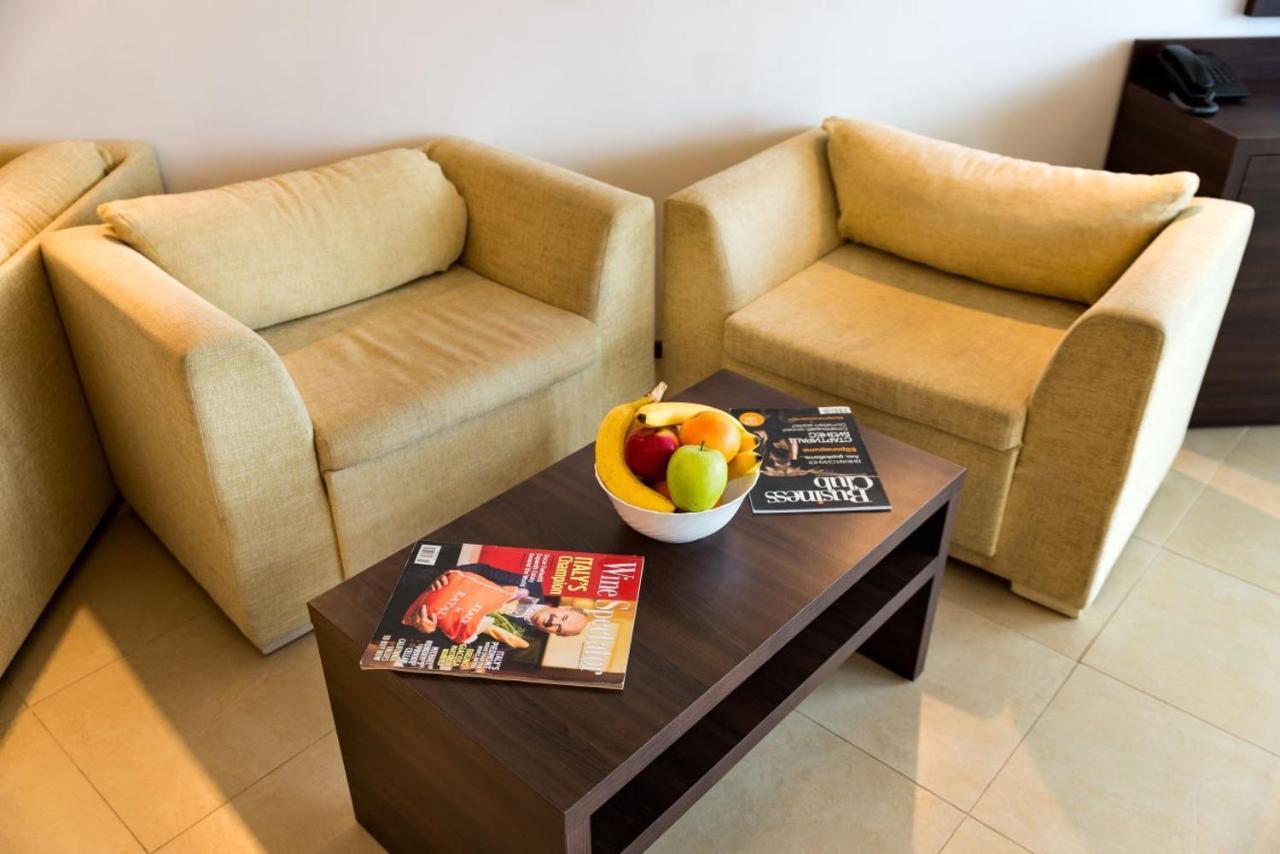 Spacious Studio With Balcony & Pool By The Marina Balchik Exterior foto